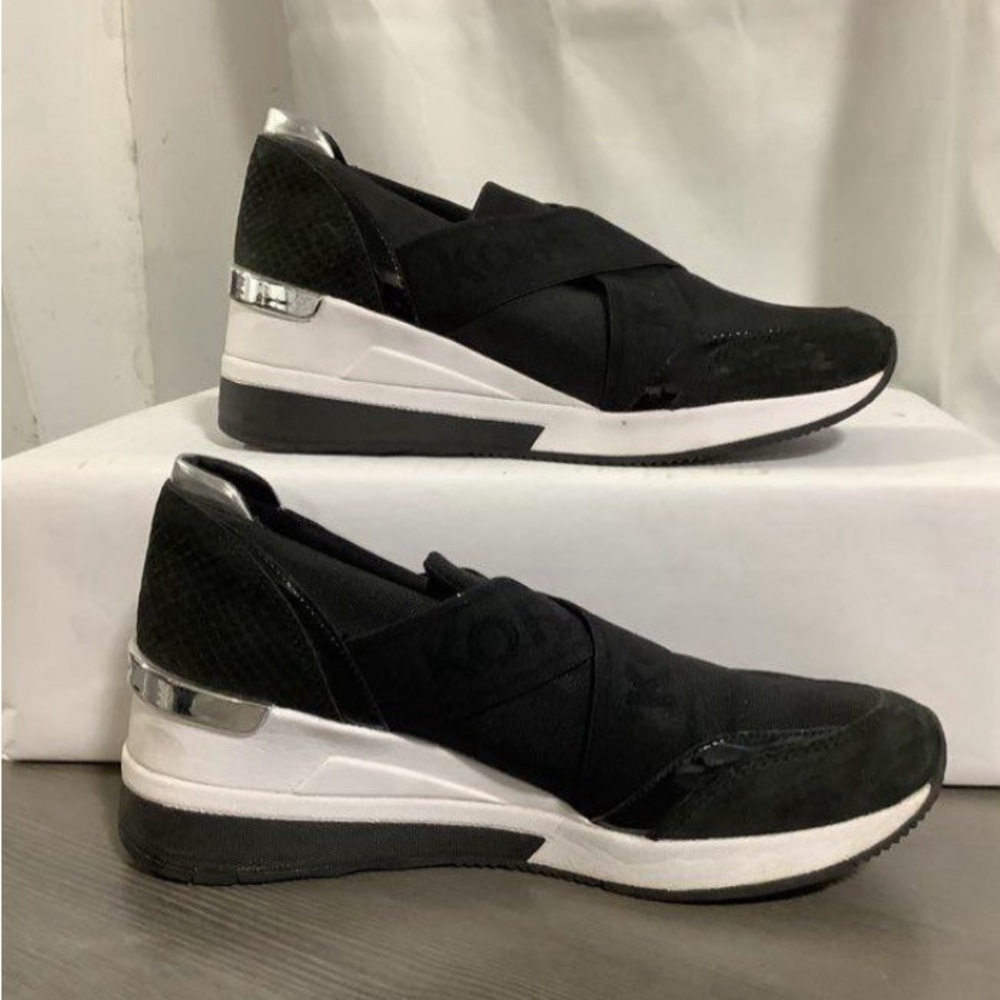 MICHAEL KORS Geena Slip On Sneakers Women’s 8.5 Black & White
